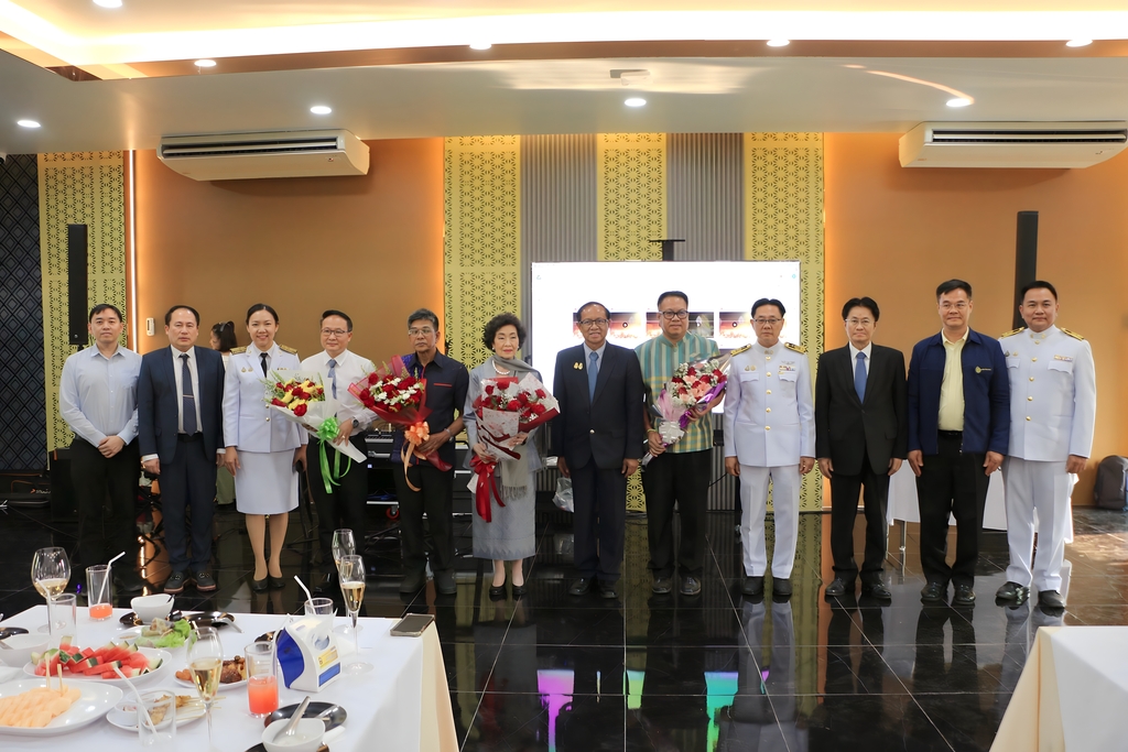 มหาวิทยาลัยนครพนม เชิดชูเกียรติแด่ผู้รับพระราชทานปริญญากิตติมศักดิ์ และรางวัลเข็มเชิดชูเกียรติพระธาตุพนม ประจำปีการศึกษา 2566