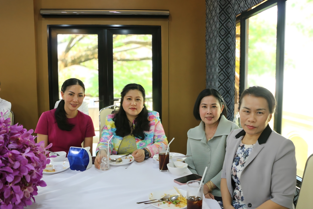 มหาวิทยาลัยนครพนม เชิดชูเกียรติแด่ผู้รับพระราชทานปริญญากิตติมศักดิ์ และรางวัลเข็มเชิดชูเกียรติพระธาตุพนม ประจำปีการศึกษา 2566