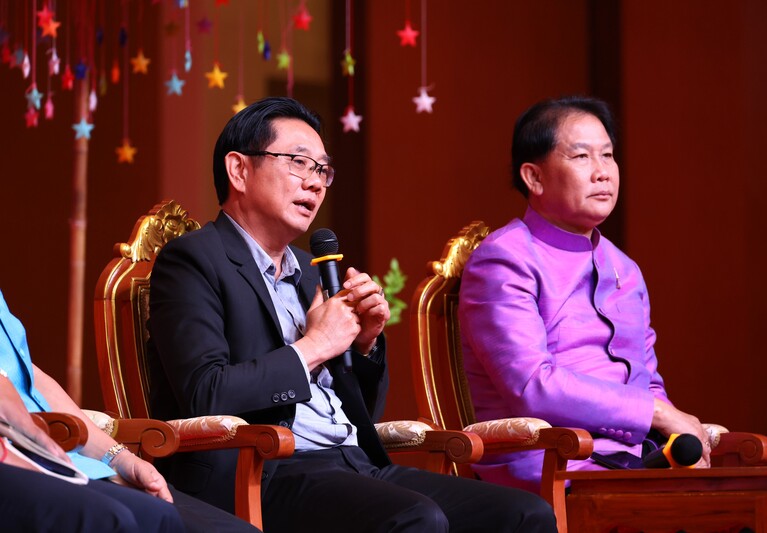 อธิการบดี ม.นครพนม ร่วมเวทีเสวนา “การเรียนรู้เพื่อการดำรงชีวิตในยุคดิจิทัล” โครงการ 2 เมษา วันรักการอ่าน Open House 2025 สกร. 3 ดี คุณภาพคู่คุณธรรม