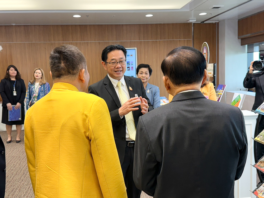 มหาวิทยาลัยนครพนม ลงนามบันทึกข้อตกลงความร่วมมือกับสำนักงานเลขาธิการวุฒิสภา เพื่อร่วมกันขับเคลื่อนการนำผลงานทางวิชาการและผลงานวิจัยไปใช้ประโยชน์ในกระบวนการนิติบัญญัติ