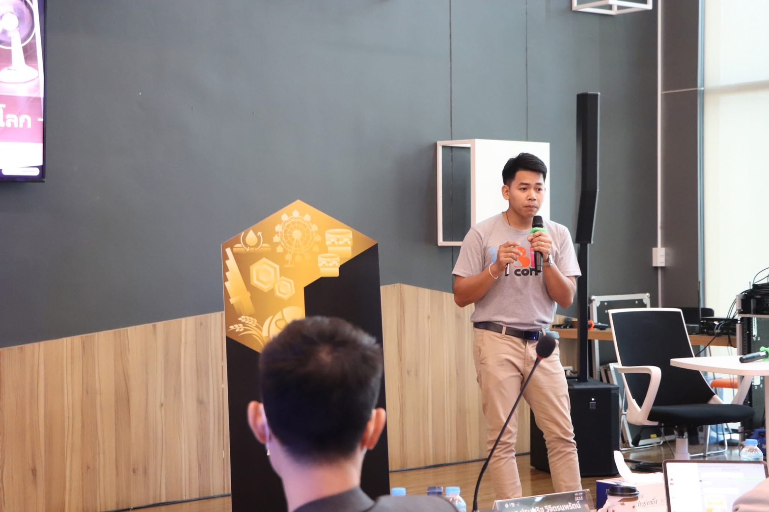 ศูนย์บ่มเพาะฯ ม.นครพนม คว้า 2 รางวัลบนเวที UBI-CON 2025 ระดับภาคอีสาน จากกว่า 28 ธุรกิจ! สะท้อนพลังบ่มเพาะธุรกิจเทคโนโลยีนวัตกรรม