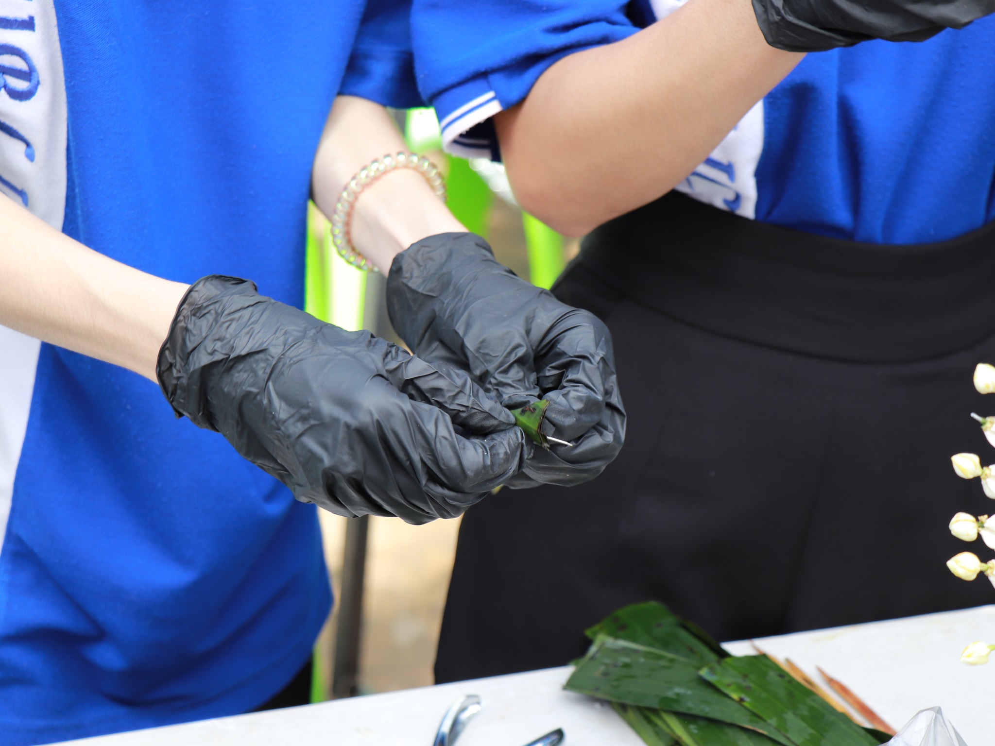 คณะศิลปศาสตร์และวิทยาศาสตร์ ร่วมทำกิจกรรมจิตอาสา “เก็บและคัดแยกขยะจากพิธีบวงสรวงพญาศรีสัตตนาคราช”