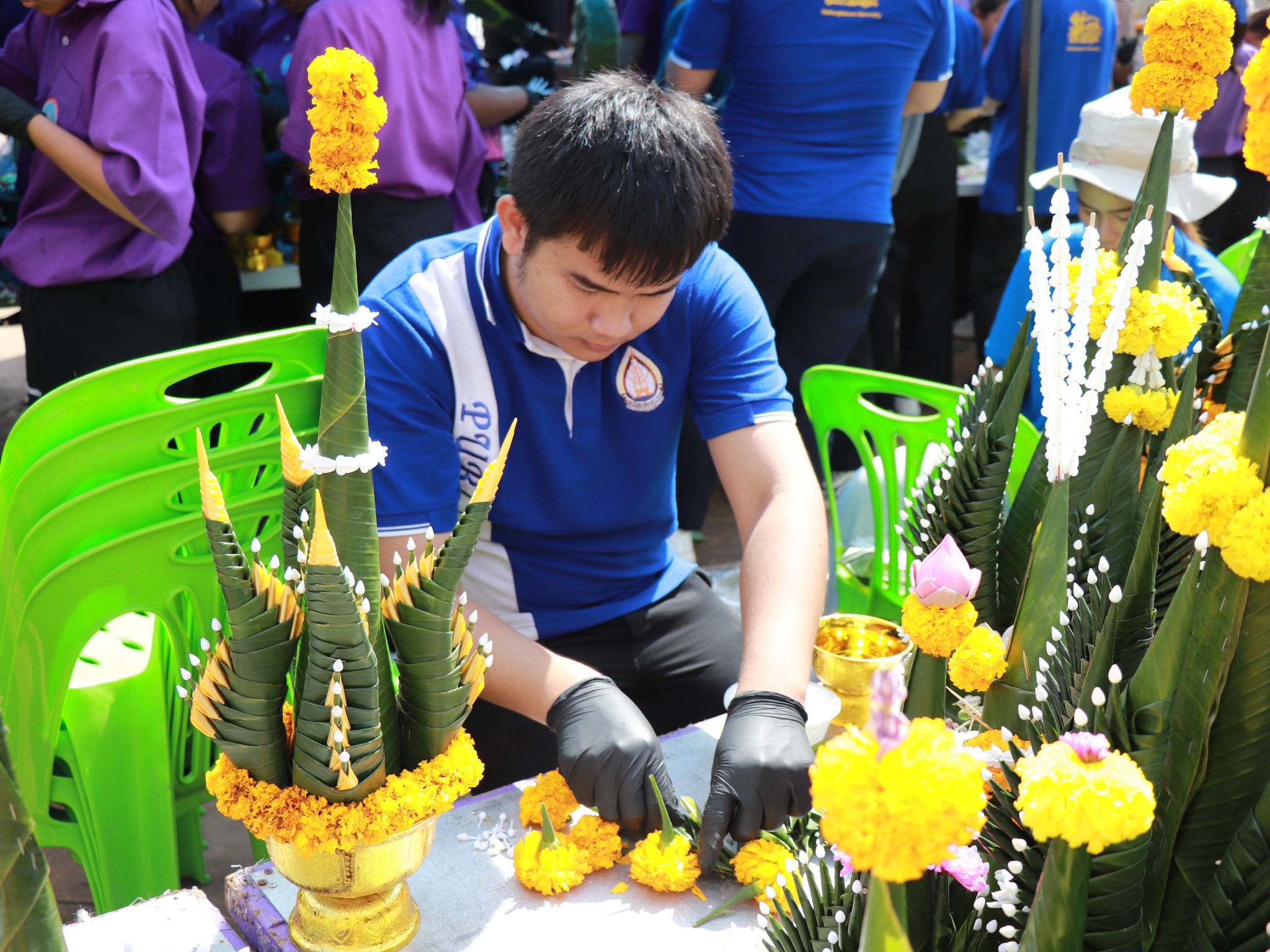 คณะศิลปศาสตร์และวิทยาศาสตร์ ร่วมทำกิจกรรมจิตอาสา “เก็บและคัดแยกขยะจากพิธีบวงสรวงพญาศรีสัตตนาคราช”
