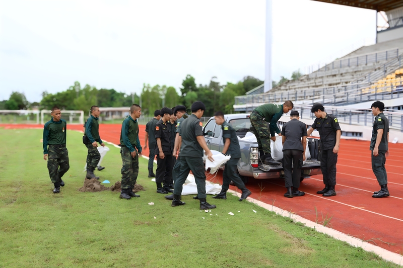 บูรณาการร่วมพัฒนาพื้นสนามกีฬา NPU Sport Complex