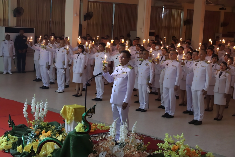 ม.นครพนม ร่วมพิธีถวายเครื่องราชสักการะ วางพานพุ่ม และจุดเทียนถวายพระพรชัยมงคล เนื่องในโอกาสวันเฉลิมพระชนมพรรษา พระบาทสมเด็จพระเจ้าอยู่หัว