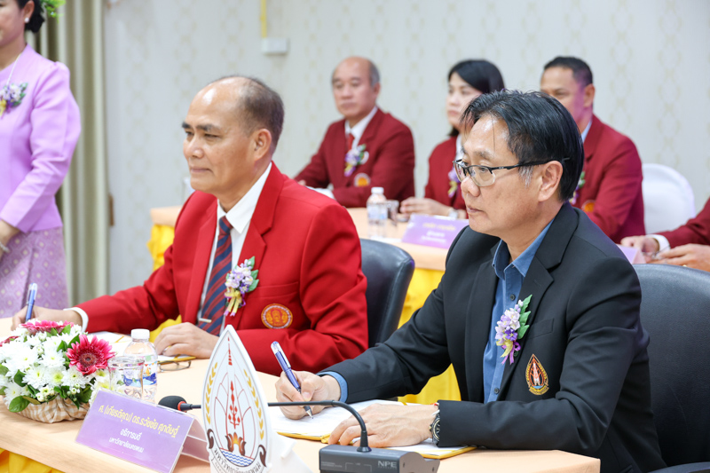 ม.นครพนม จับมือ สถาบันการอาชีวศึกษาภาคตะวันออกเฉียงเหนือ 2 ลงนาม MOU เสริมศักยภาพการศึกษา สู่ตลาดแรงงานยุคใหม่