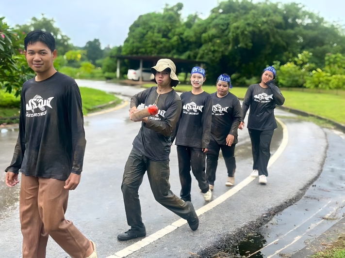 Scoop - จากสายฝนสู่สายใย : รับขวัญน้องใหม่ชาวประมง