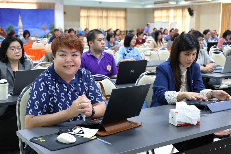 อบรม “การใช้เทคโนโลยี AI เขียนตำราขอตำแหน่งทางวิชาการ”