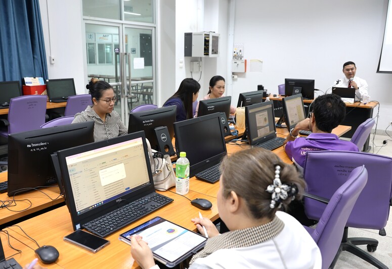 กองบริหารวิชาการ จัดอบรมเชิงปฏิบัติการ “การวิเคราะห์โมเดลสมการโครงสร้างเพื่อการวิจัย”