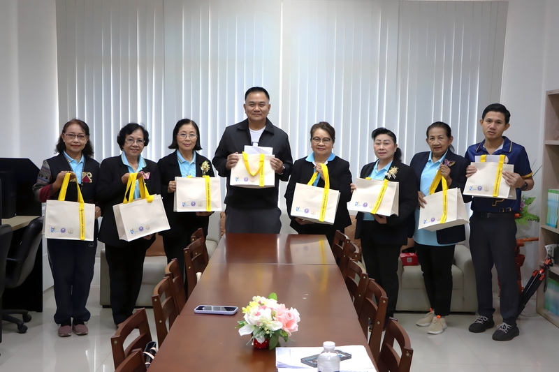 ว.การท่องเที่ยวและอุตสาหกรรมบริการ ลงพื้นที่ริมโขงหนุนหลักสูตร Non-Degree ปั้นผู้ประกอบการเศรษฐกิจสร้างสรรค์ (The College of Tourism and Service Industry is on the ground along the Mekong River supporting the Non-Degree program to cultivate creative economy entrepreneurs.)