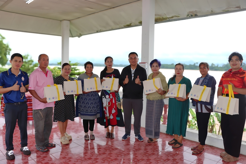 ว.การท่องเที่ยวและอุตสาหกรรมบริการ ลงพื้นที่ริมโขงหนุนหลักสูตร Non-Degree ปั้นผู้ประกอบการเศรษฐกิจสร้างสรรค์ (The College of Tourism and Service Industry is on the ground along the Mekong River supporting the Non-Degree program to cultivate creative economy entrepreneurs.)