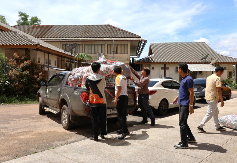 รับมอบกระป๋องเครื่องดื่ม 5,500 ใบ ร่วมสร้างสรรค์เรือไฟโชว์ในงานไหลเรือไฟ ประจำปี 2568