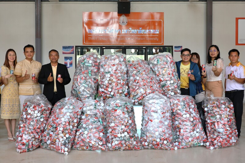 รับมอบกระป๋องเครื่องดื่ม 5,500 ใบ ร่วมสร้างสรรค์เรือไฟโชว์ในงานไหลเรือไฟ ประจำปี 2568