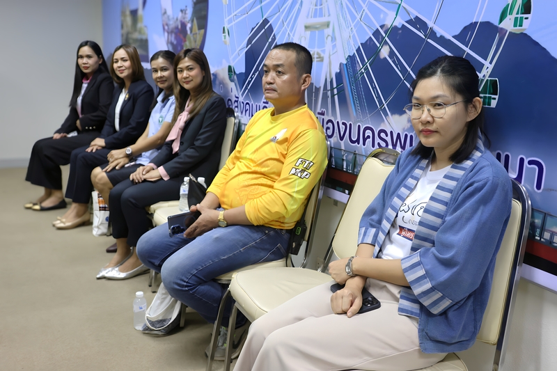 ม.นครพนม ร่วมกับ ทม.นครพนม ประชุมหารือกิจกรรมเรือไฟโชว์ ในมหกรรมเทศกาลไหลเรือไฟโลก 2568