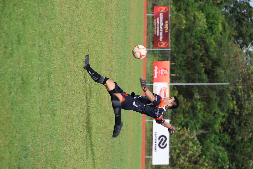 อธิการบดีมหาวิทยาลัยนครพนมให้กำลังใจนักฟุตบอล ก่อนร่วมศึกกีฬามหาวิทยาลัยแห่งประเทศไทย ครั้งที่ 51