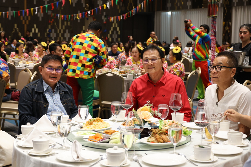 ม.นครพนม ร่วมงานเลี้ยงสานสัมพันธ์ กกต.ภาคอีสาน 20 จังหวัด และแสดงมุทิตาจิตผู้เกษียณอายุราชการ