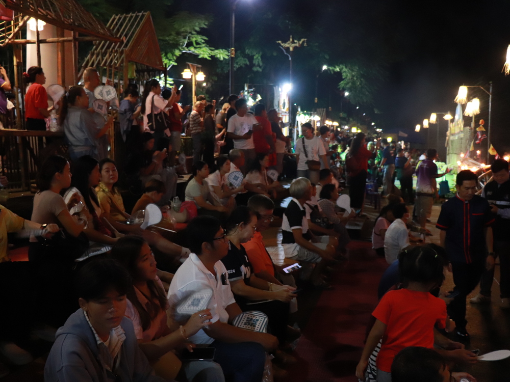 มหาวิทยาลัยนครพนมจัดแสดง “เรือไฟโชว์” ลำแรก เปิดม่านงานมหกรรมไหลเรือไฟโลก ประจำปี 2568