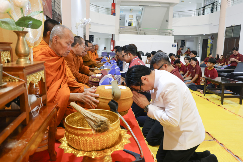 พิธีทำบุญตักบาตร เนื่องในวันสถาปนาครบรอบ 9 ปี คณะวิศวกรรมศาสตร์