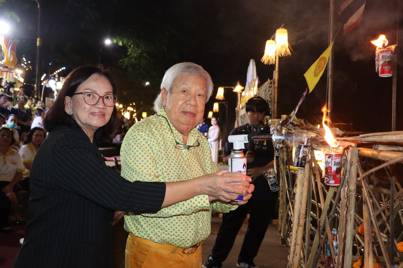 ม.นครพนม บวงสรวงและไหลเรือไฟโชว์ (วันที่ห้า) สืบสานประเพณีไหลเรือไฟ ประจำปี 2568