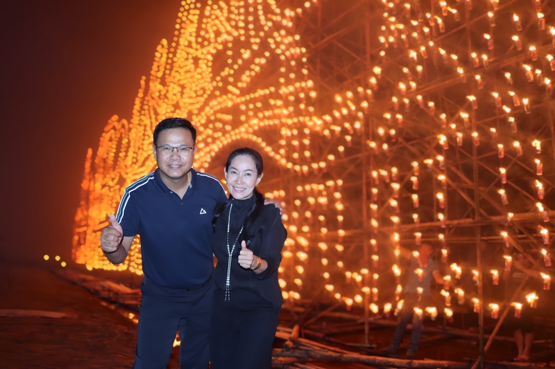 ม.นครพนม บวงสรวงและไหลเรือไฟโชว์ (วันที่ห้า) สืบสานประเพณีไหลเรือไฟ ประจำปี 2568