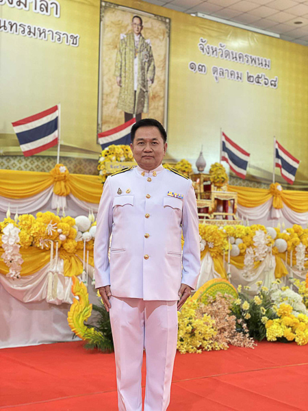 มหาวิทยาลัยนครพนมร่วมพิธีเจริญพระพุทธมนต์ทำบุญตักบาตร และวางพวงมาลาเนื่องในวันนวมินทรมหาราช ประจำปี 2568
