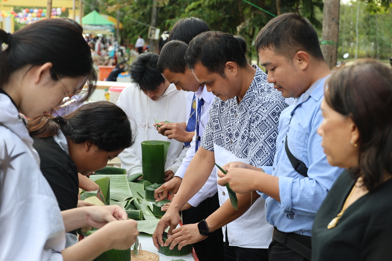 ม.นครพนม สืบสานประเพณีลอยกระทง “สมมานทีธาร ประจำปี 2568”