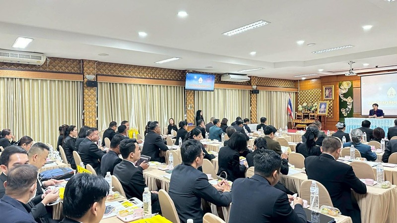 ม.นครพนม เข้าประชาสัมพันธ์หลักสูตรและแนะแนวการรับสมัครนักศึกษาแก่ผู้บริหารการศึกษาในจังหวัด