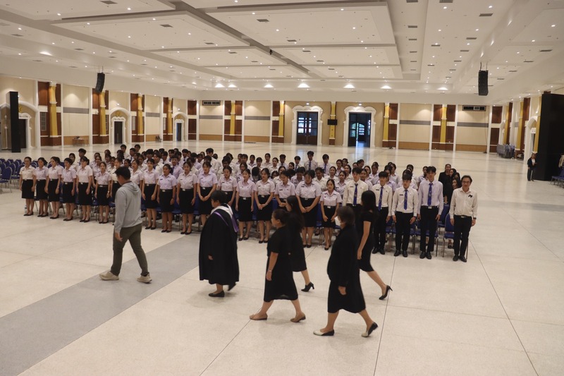 ซักซ้อมนักศึกษาต้นแบบ เตรียมความพร้อมพิธีพระราชทานปริญญาบัตร ประจำปีการศึกษา 2567