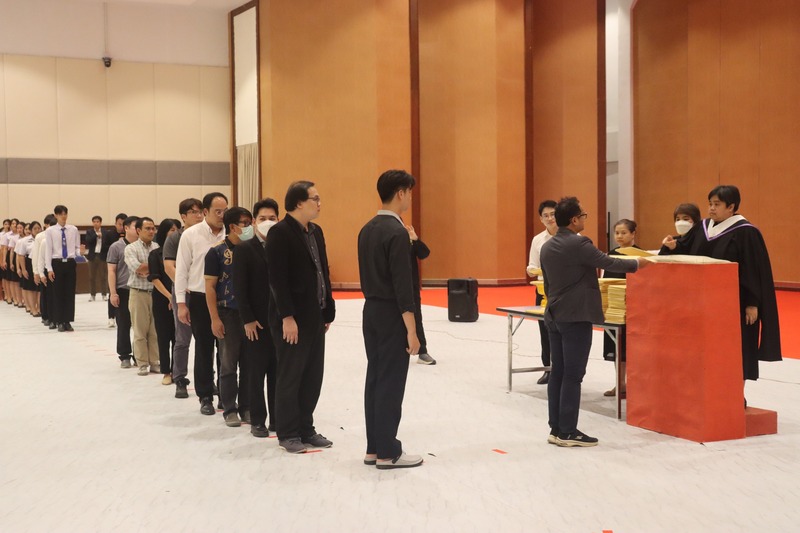 ซักซ้อมนักศึกษาต้นแบบ เตรียมความพร้อมพิธีพระราชทานปริญญาบัตร ประจำปีการศึกษา 2567