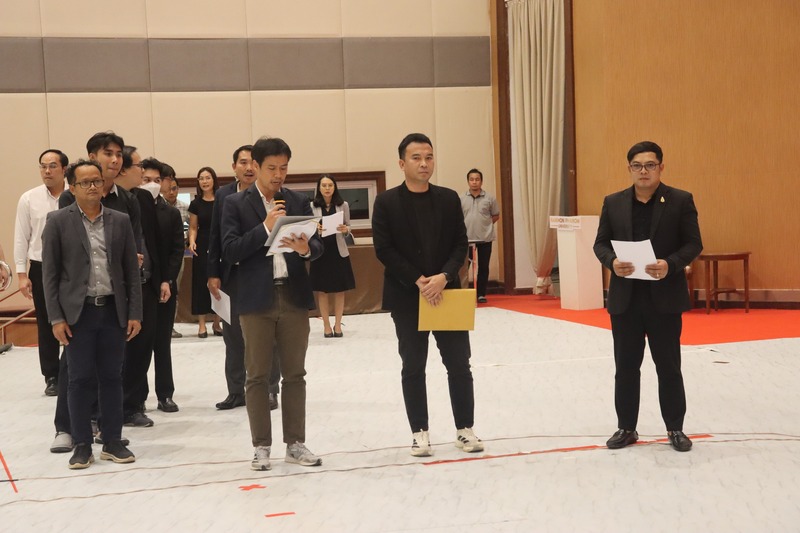 ซักซ้อมนักศึกษาต้นแบบ เตรียมความพร้อมพิธีพระราชทานปริญญาบัตร ประจำปีการศึกษา 2567