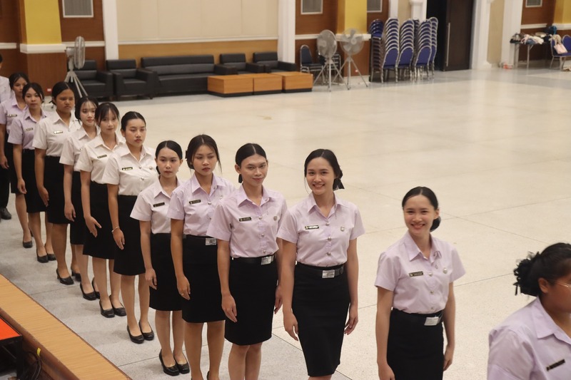 ซักซ้อมนักศึกษาต้นแบบ เตรียมความพร้อมพิธีพระราชทานปริญญาบัตร ประจำปีการศึกษา 2567