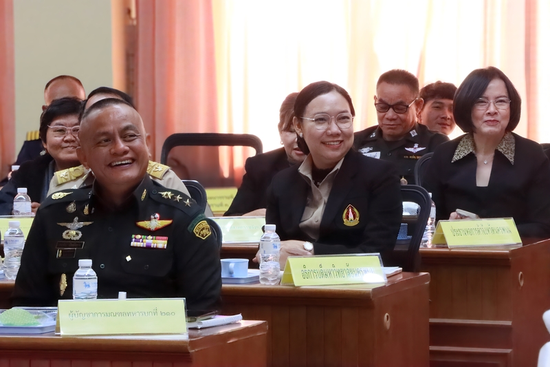 ม.นครพนม ร่วมประชุมคณะกรมการจังหวัดประจำเดือนพฤศจิกายน ขับเคลื่อนการพัฒนาจังหวัดตามนโยบายรัฐบาล