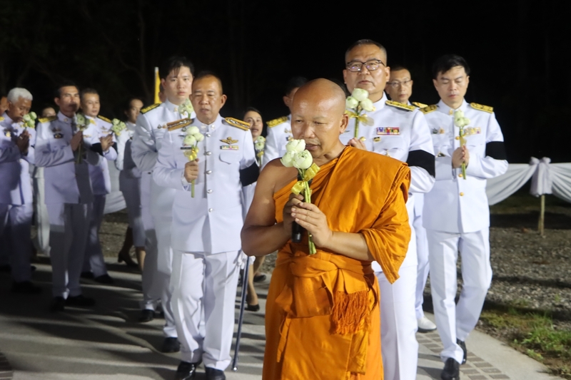ม.นครพนม ร่วมประกอบพิธีเชิญพุ่มดอกบัวประดิษฐ์พระราชทานถวายสักการะ “พระศรีมหาโพธิทศมราชบพิตร” เนื่องในวันวิสาขบูชา ประจำปี 2569
