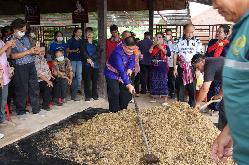 วิทยาลัยธาตุพนม จัดอบรมเพิ่มประสิทธิภาพการผลิตมะเขือเทศ ยกระดับเกษตรมูลค่าสูงด้วยเทคโนโลยีและนวัตกรรม