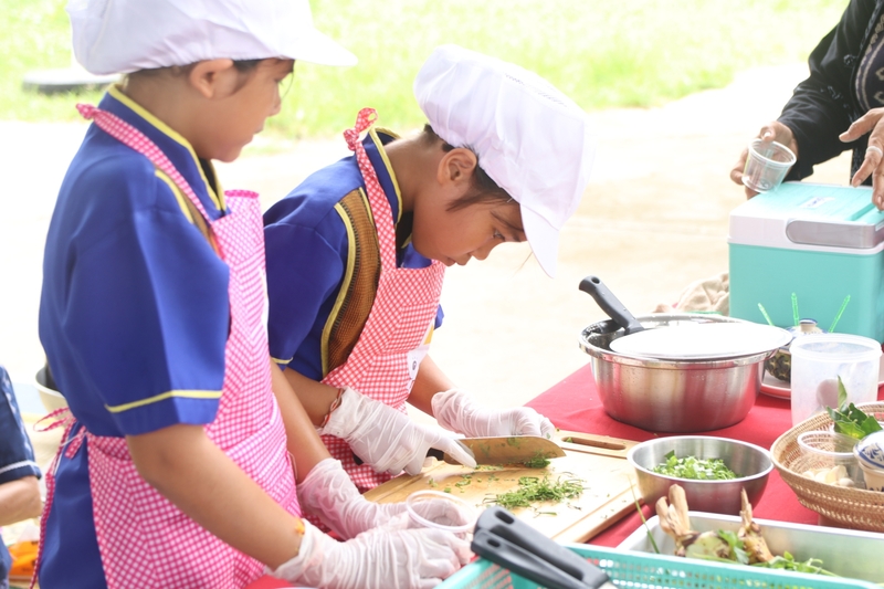 คณะวิทยาการจัดการและเทคโนโลยีสารสนเทศ จัดกิจกรรมปลุกพลังคนรุ่นใหม่สืบสานภูมิปัญญาท้องถิ่น “ท่าอุเทน” ผ่านอาหาร ภาษา และภาพถ่าย สู่การสร้างเศรษฐกิจสร้างสรรค์ชุมชน