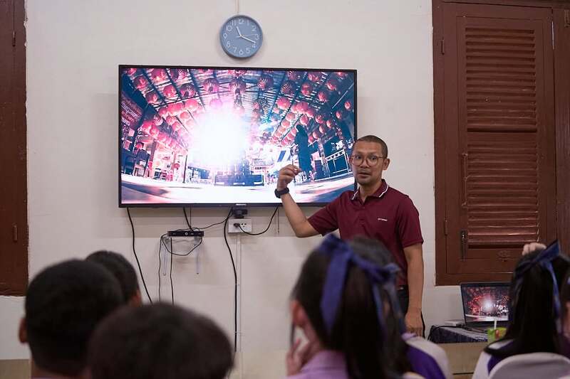 คณะวิทยาการจัดการและเทคโนโลยีสารสนเทศ จัดกิจกรรมปลุกพลังคนรุ่นใหม่สืบสานภูมิปัญญาท้องถิ่น “ท่าอุเทน” ผ่านอาหาร ภาษา และภาพถ่าย สู่การสร้างเศรษฐกิจสร้างสรรค์ชุมชน